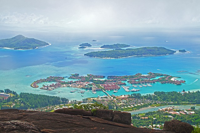 Seychelles to build world’s largest floating solar plant